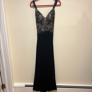 NWT Girlfriendz Elegant Black and Silver Evening Dress Size 8